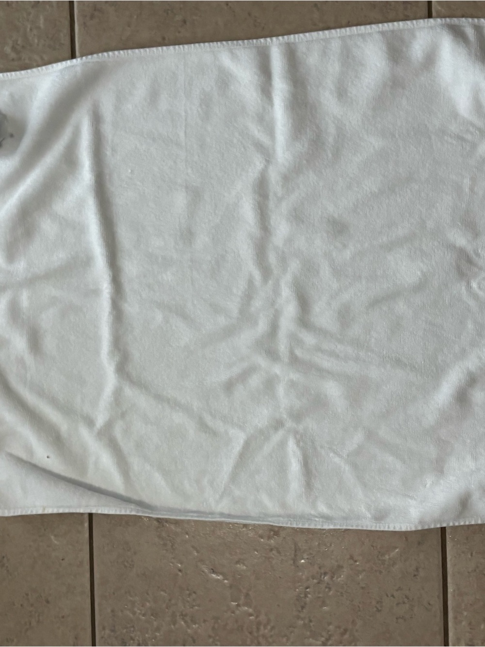 Wamsutta White Bath Mat with Branded Tag - Picture 2 of 7